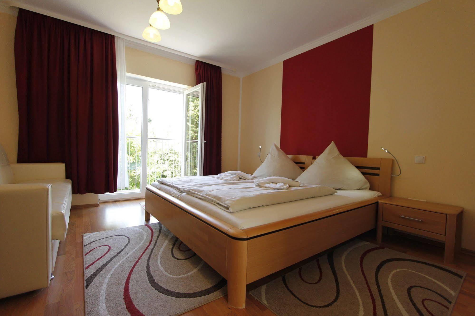 Hotel Rhein-Mosel-View Urbar  Kültér fotó